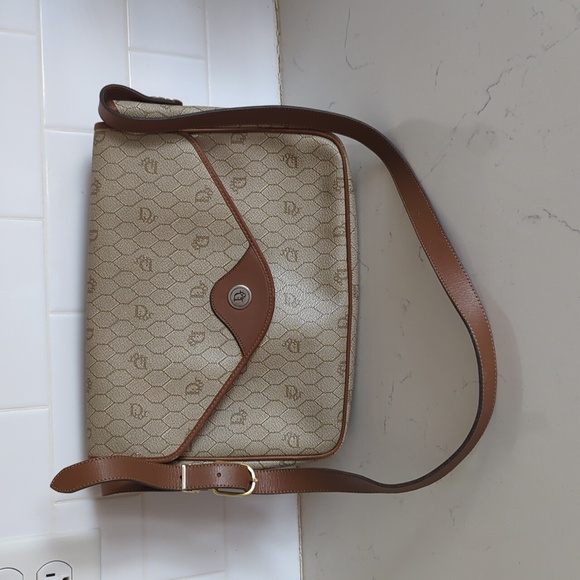 Christian Dior bag with adjustable strap - Picture 16 of 16